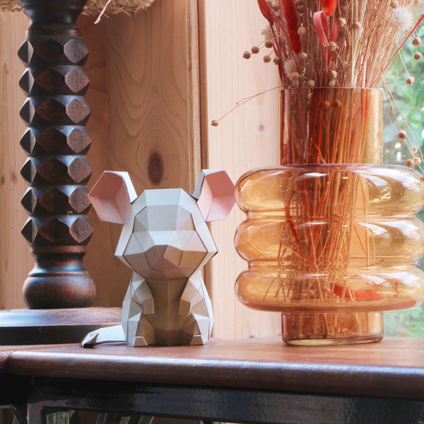 Little mouse paper trophy