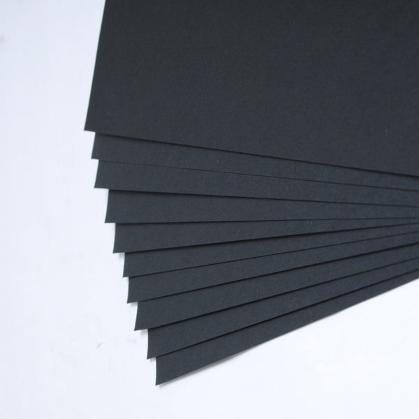 Pochette papier pour dessin noir 160g - 24x32