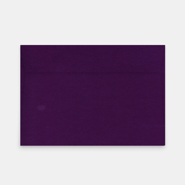 Envelope 162x229 mm purple skin